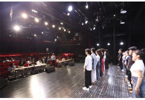 日老黑逼高三年级表演专业举行阶段考试